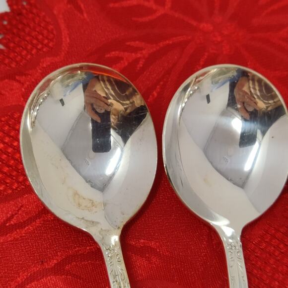 8X SSpoons MAY QUEEN by Holmes & Edwards Silver Plate Gumbo Round Soup Spoons - Picture 3 of 16